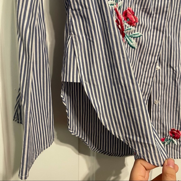 NWT blue stripe button down floral embroidery - Picture 3 of 5